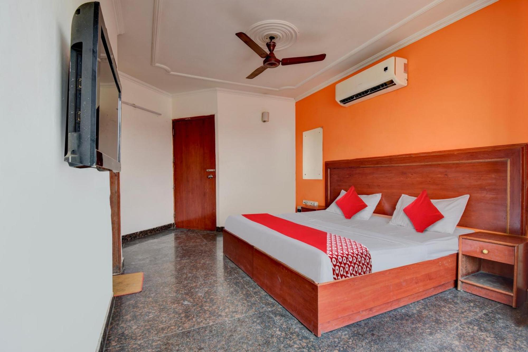Hotel O Vasant 3*